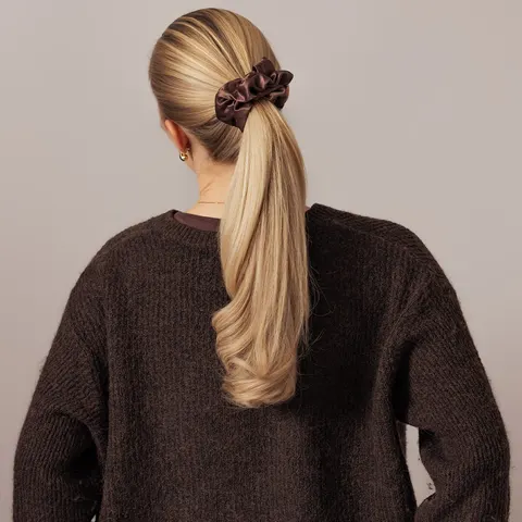 Sidenscrunchie Fluffig Chokladbrun
